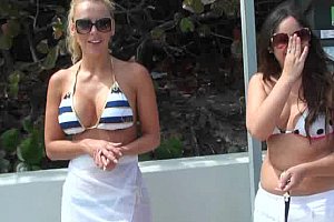 久久久黄色网18禁美女被操 Porn